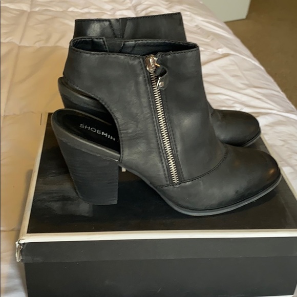 Shoemint Black Leather Cutout Bootie - Picture 3 of 4
